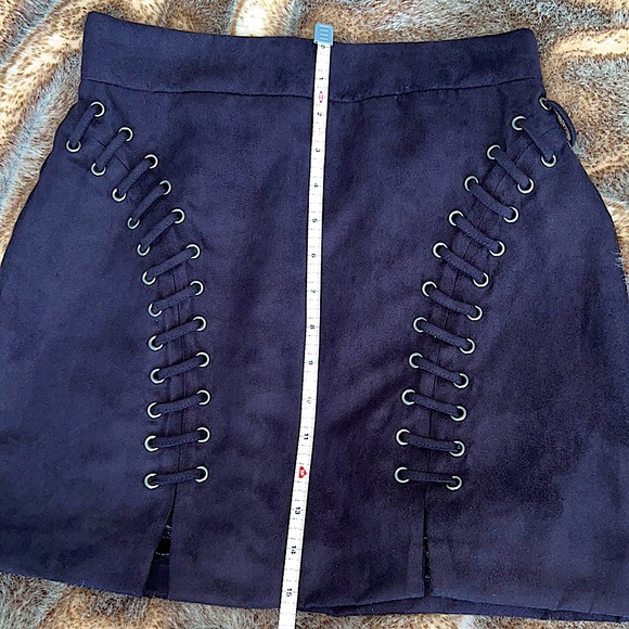 ๐ Forever 21 Faux Suede Mini Skirt - Picture 4 of 11